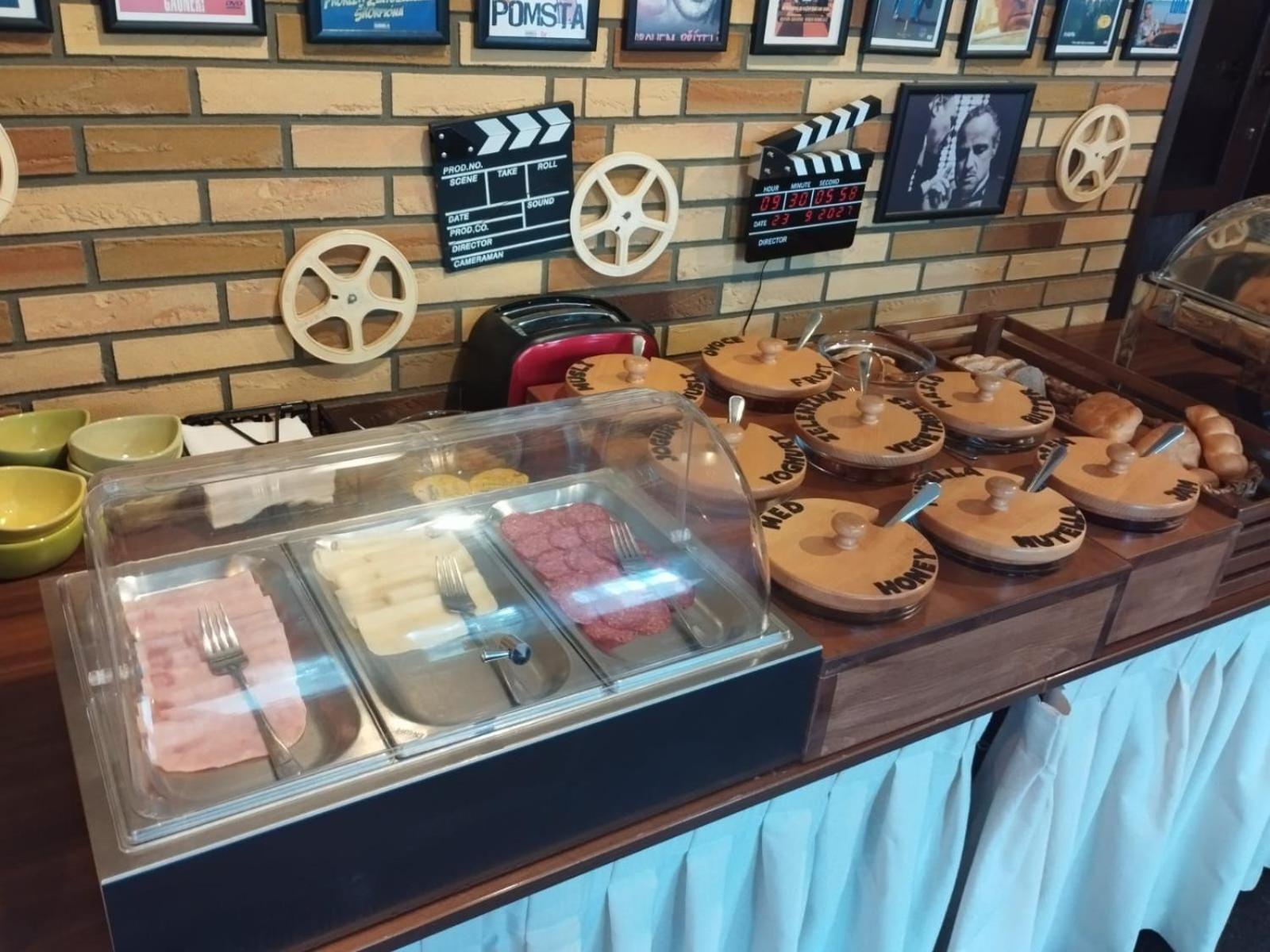 Hotel Alfa 트러트노브 외부 사진